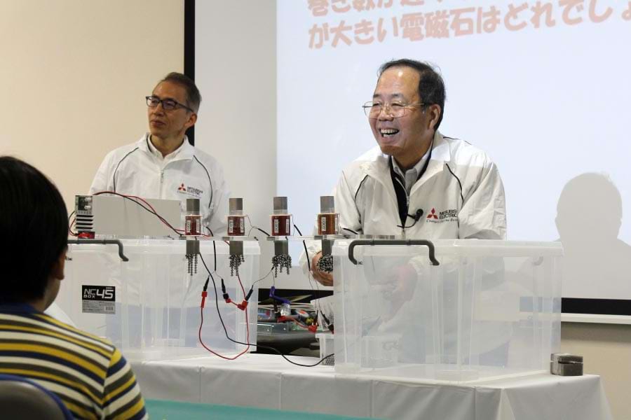 電磁石で学びながら遮断機のしくみを理解できる科学教室のプログラム