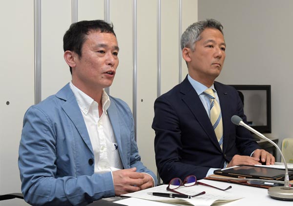 会見する新会社の妹尾代表取締役（左）。右は東電ＨＤの見學常務執行役（２９日、東京・大手町）