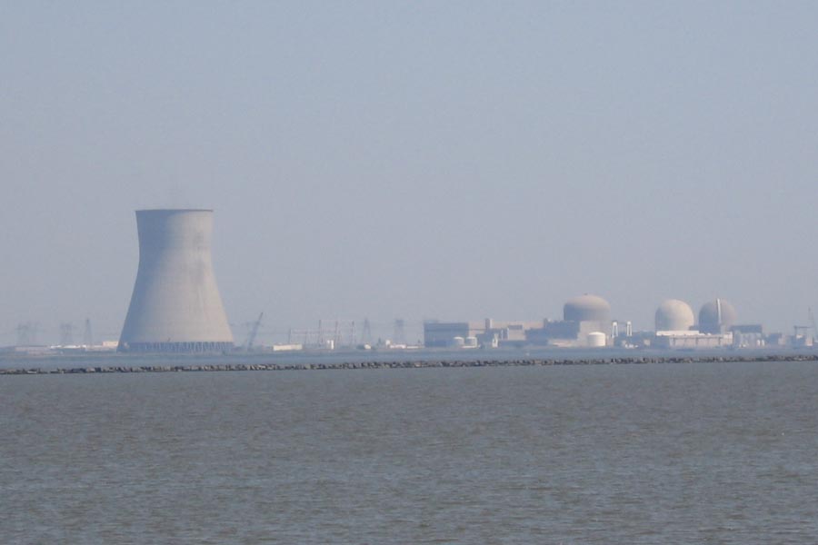 ＰＳＥＧのホープクリーク発電所とサレム発電所（By EaglesFanInTampa at English Wikipedia [Public domain], via Wikimedia Commons）