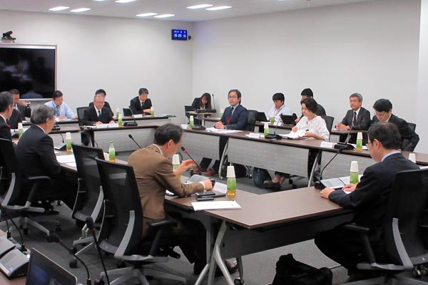 北海道全域停電の再発防止策を提起した広域機関の検証委員会（10月9日、東京・豊洲）