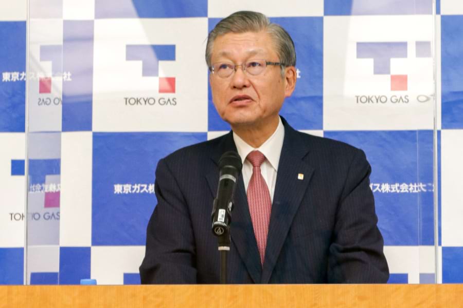 会見する東京ガスの内田社長(11日、東京・大手町)