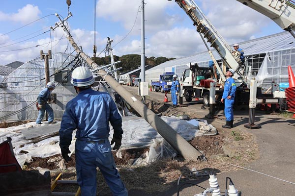 館山市内、関電工の作業