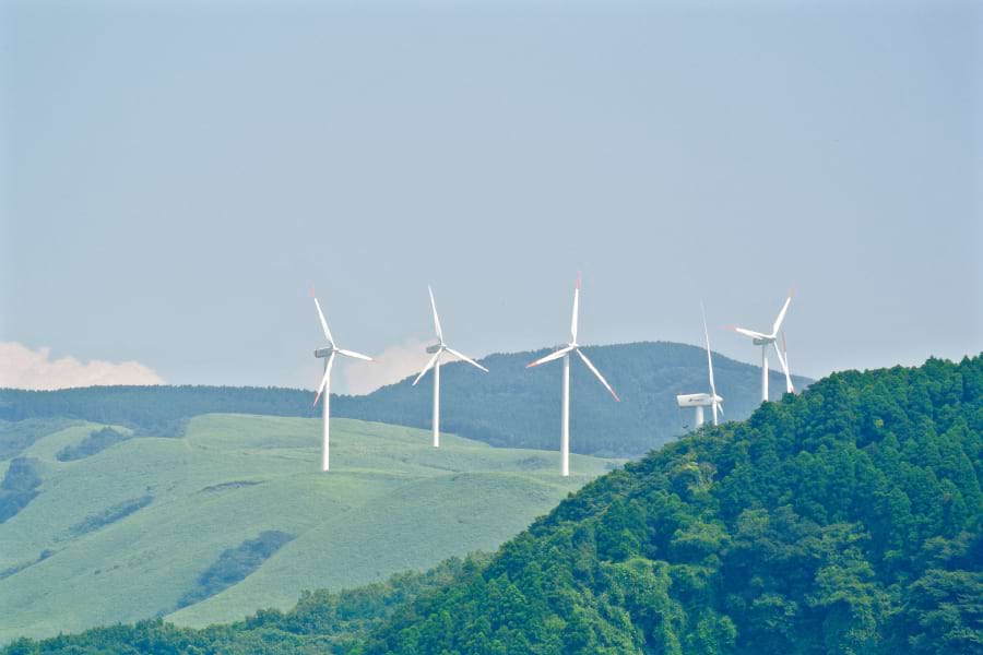 ２０３０年における日本の再エネ比率２７％。１０年間で費用３割減を想定｜電気新聞