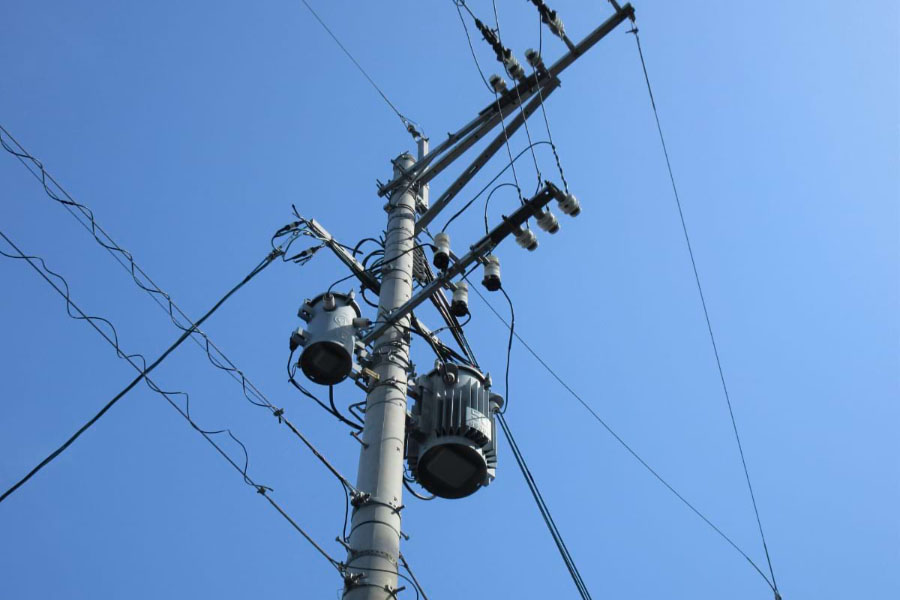 無電柱化推進、国交省が次期計画を決定。５年で４０００キロメートル｜電気新聞