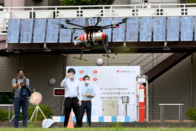 豪の褐炭からつくった水素、日本に初上陸。Ｊパワーがドローンデモ飛行｜電気新聞