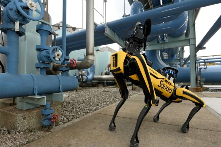 四足歩行ロボが火力発電所パトロール｜電気新聞