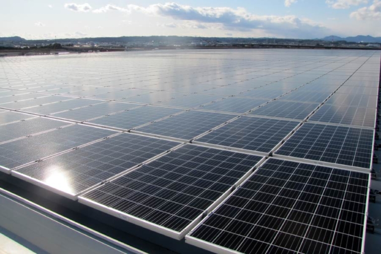 使用済み太陽光パネル、リサイクル制度化が必要｜電気新聞