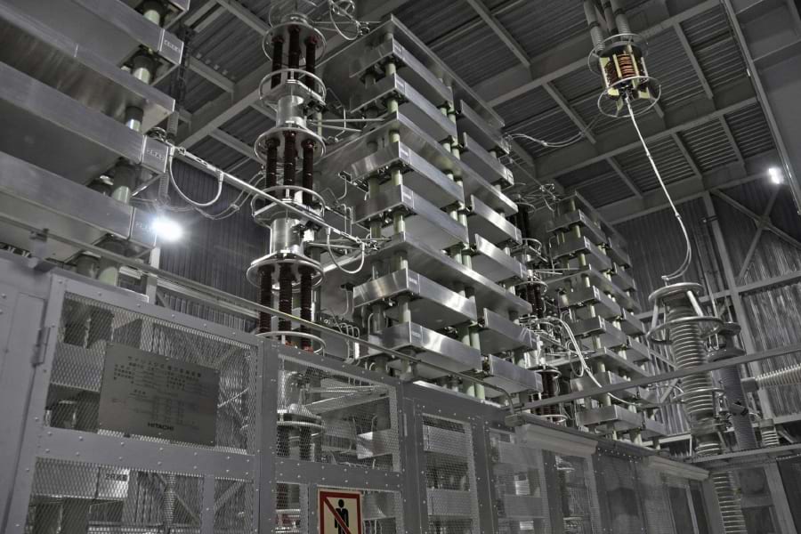 系統安定の維持に重要な役割を果たす北本連系設備。写真は函館変換所のサイリスタバルブ（第２極）