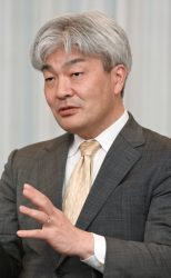 鈴木 一人氏