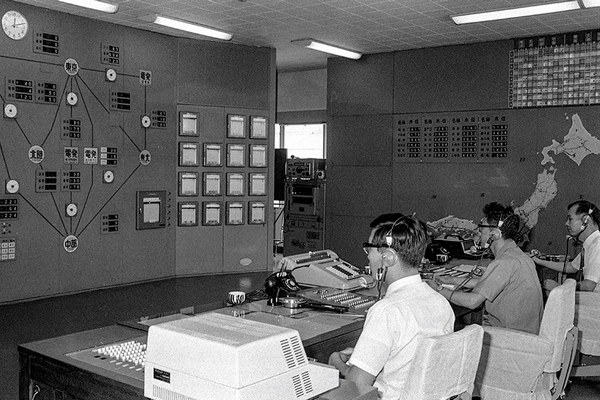 本紙でも取り上げた中央給電連絡指令所。写真は1969(昭和44)年に撮影されたもので、本紙と比較すると時代の変遷の一端が見えてくる