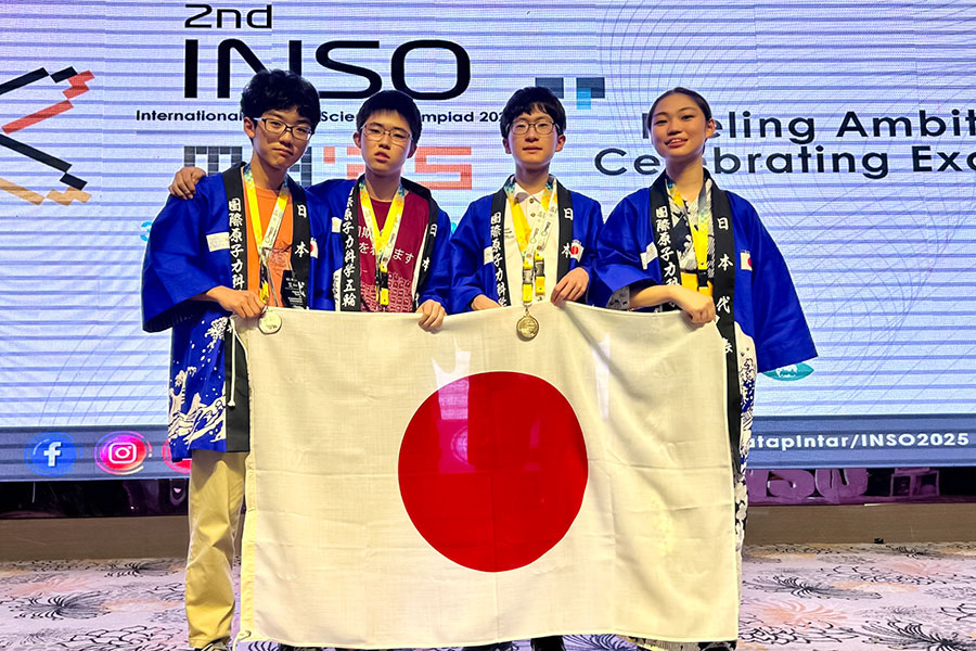 原子力五輪、全員がメダル／高校生４人、日本チーム初出場で快挙｜電気新聞