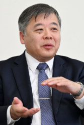 安藤 康志氏