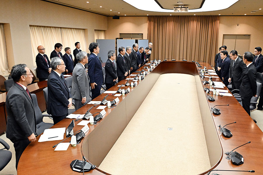 経産省、事業者のトップが一堂に会し開催された使用済燃料対策推進協議会（１８日、東京・霞が関）